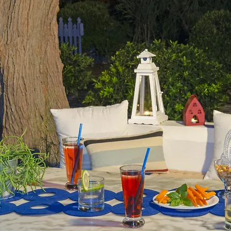Aparthotel Mouras 2*