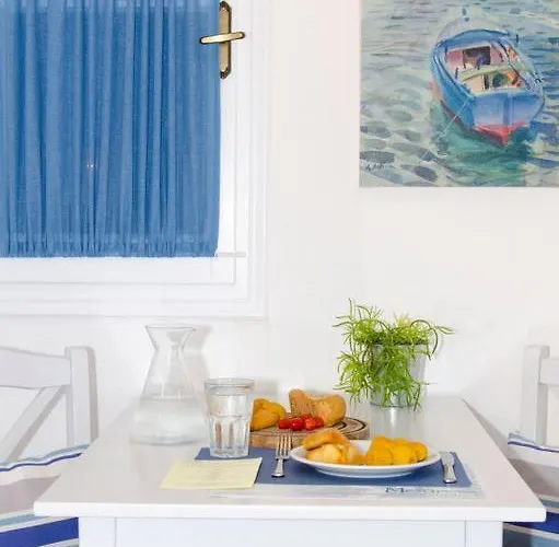 Mouras شقة فندقية 2*