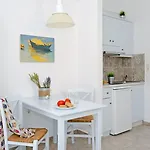 Mouras Aparthotel