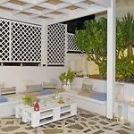 Aparthotel Mouras 2*