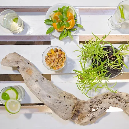 Mouras מלון דירות