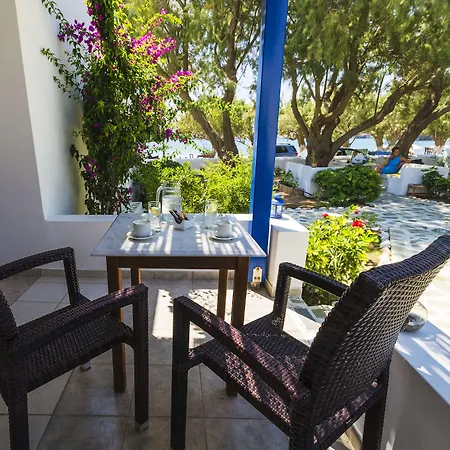 Mouras מלון דירות