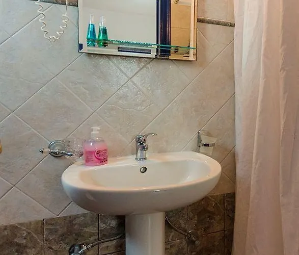 Mouras Appart hôtel 2*